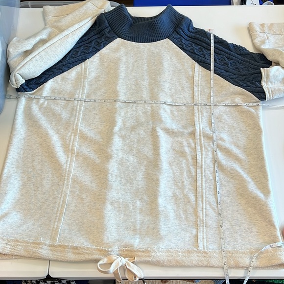 POL - Navy/Cream Knit Pullover - cable knit, L - Picture 8 of 8